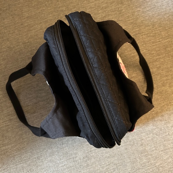 Floral Printed Quilted Bag with Many Pockets - Picture 4 of 8